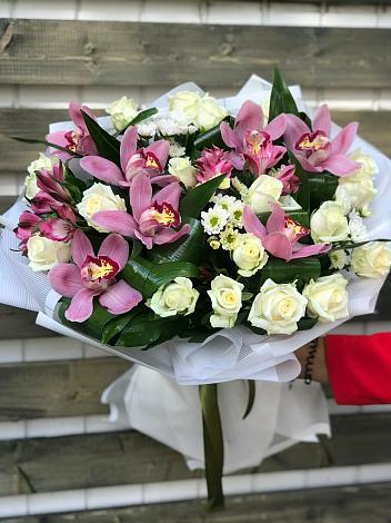 Букет цветов из: Розы и Хризантемы в Бердске