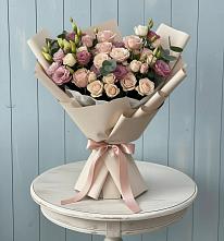 Букет цветов из:  Розы и Лизиантусы в Бердске