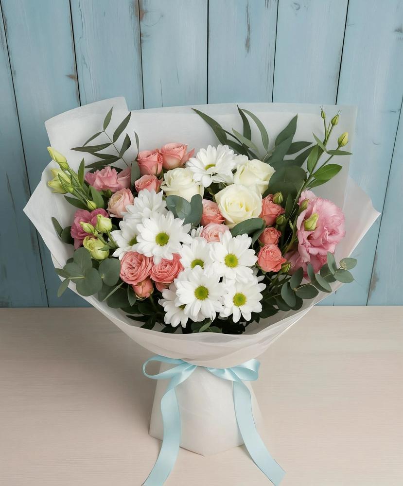 Букет цветов из: Розы, Лизиантусы и Хризантемы в Бердске
