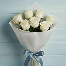Букет 7 Белых роз Эдлесс Лав в Бердске