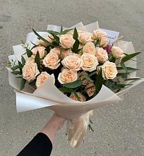 Букет Кремовые розы Латте в Бердске
