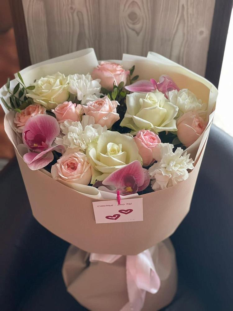 Букет цветов из: Орхидеи, Розы и Гвоздики в Бердске