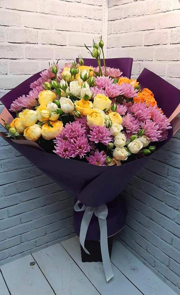 Букет цветов из: Хризантемы и Розы в Бердске