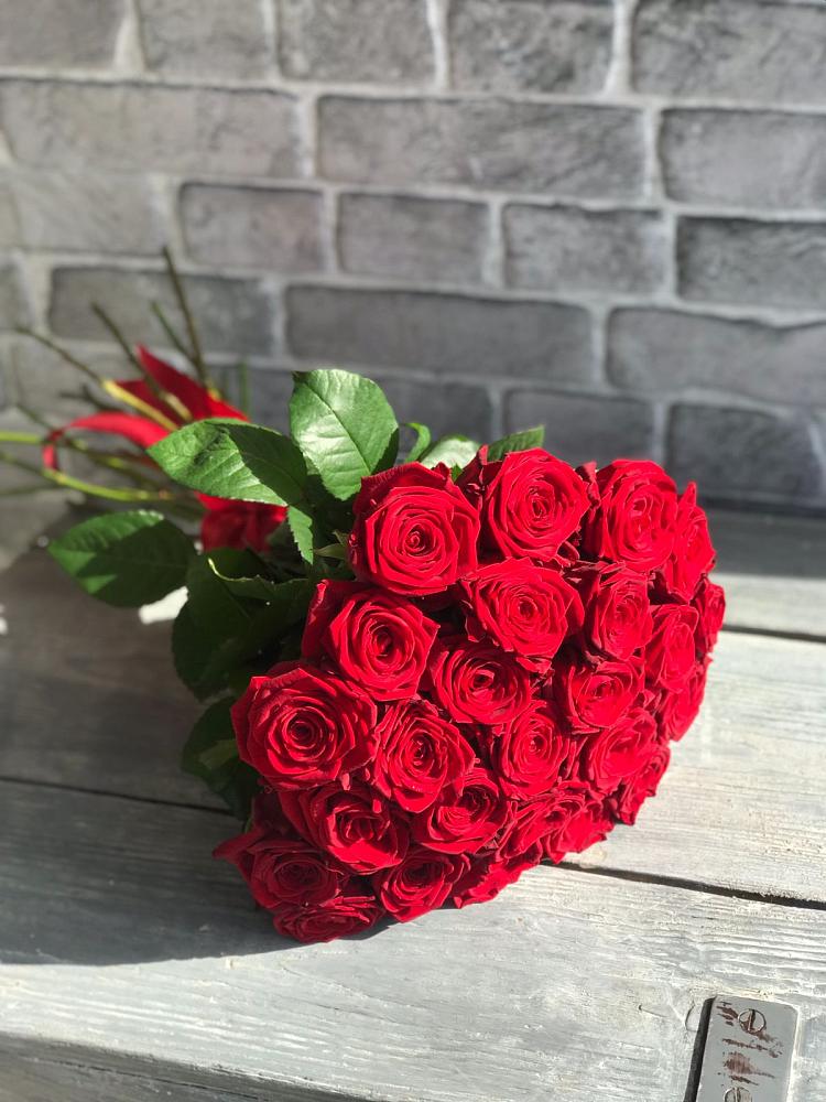 Букет Красные розы Фридом в Бердске