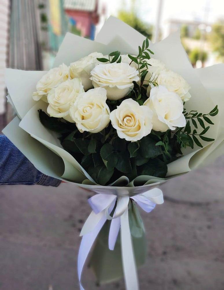 Букет Белые розы Проуд в Бердске