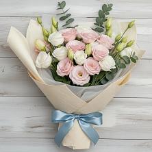 Букет цветов из:  Лизиантусы в Бердске