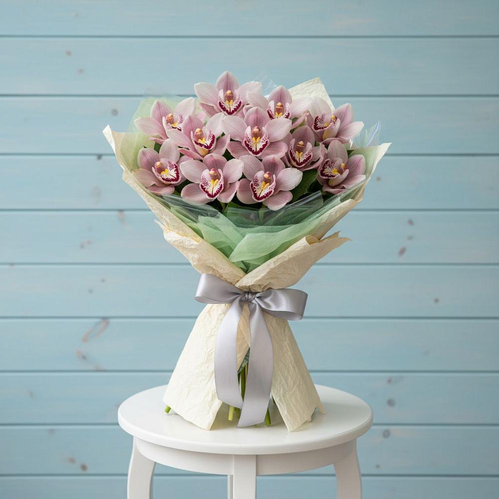 Букет цветов из: Орхидеи и Розы в Бердске