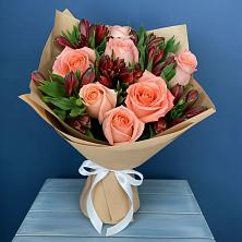 Букет цветов из:  Розы и Альстромерии в Бердске
