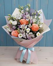 Букет цветов из:  Лизиантусы, Розы, Альстромерии и Гипсофила в Бердске