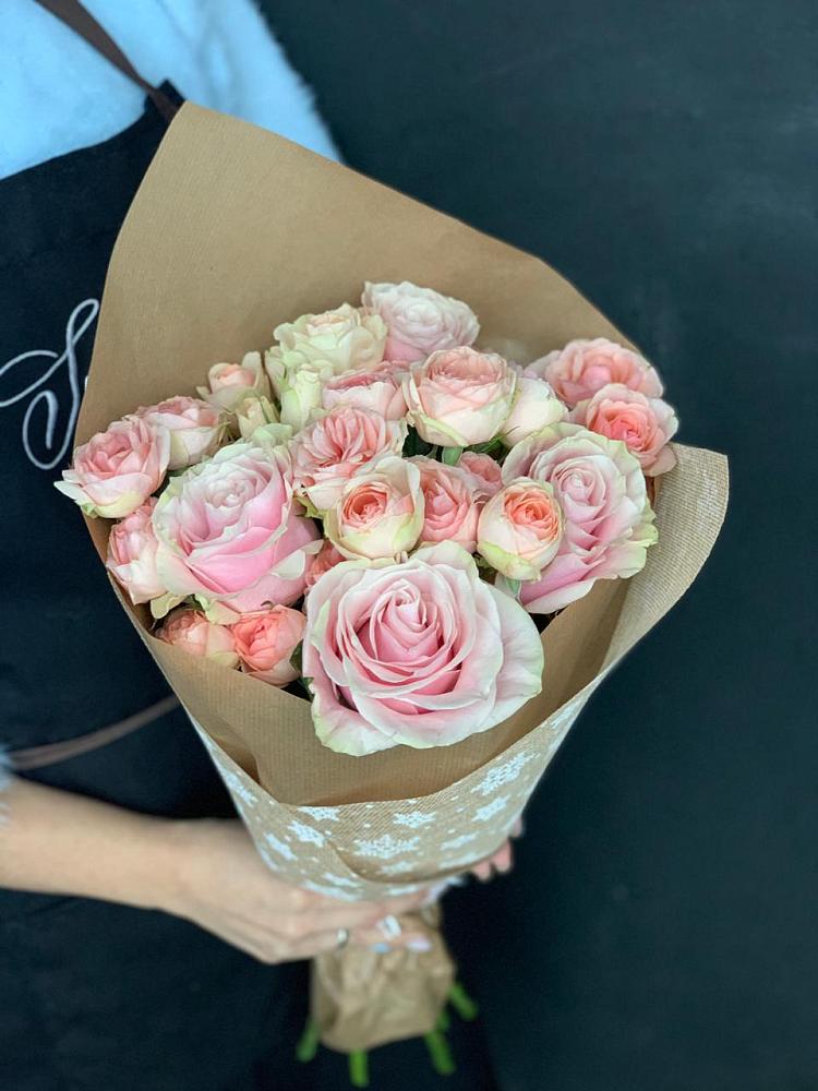 Букет цветов из: Хризантемы и Розы в Бердске