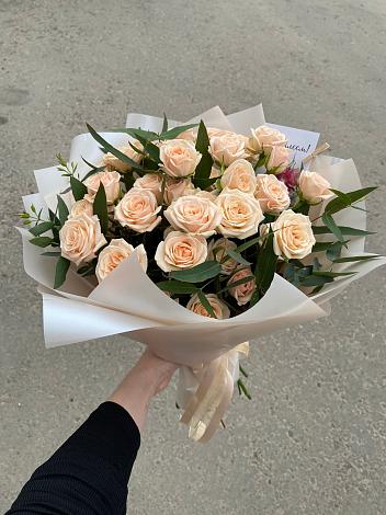 Букет Кремовые розы Латте в Бердске