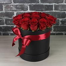 Цветочная композиция из Розы в шляпной коробке #REPLACE_PRED# Бердске