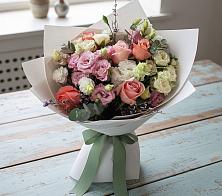 Букет цветов из:  Розы, Лизиантусы и Гвоздики в Бердске