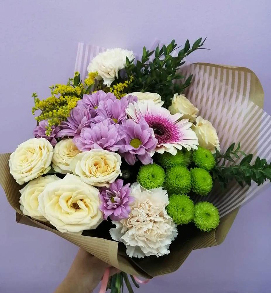 Букет цветов из: Хризантемы, Розы, Гвоздики и Герберы в Бердске