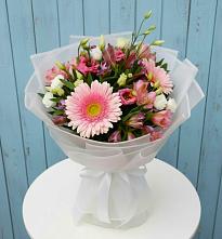 Букет цветов из:  Герберы, Альстромерии и Лизиантусы #REPLACE_PRED# Бердске