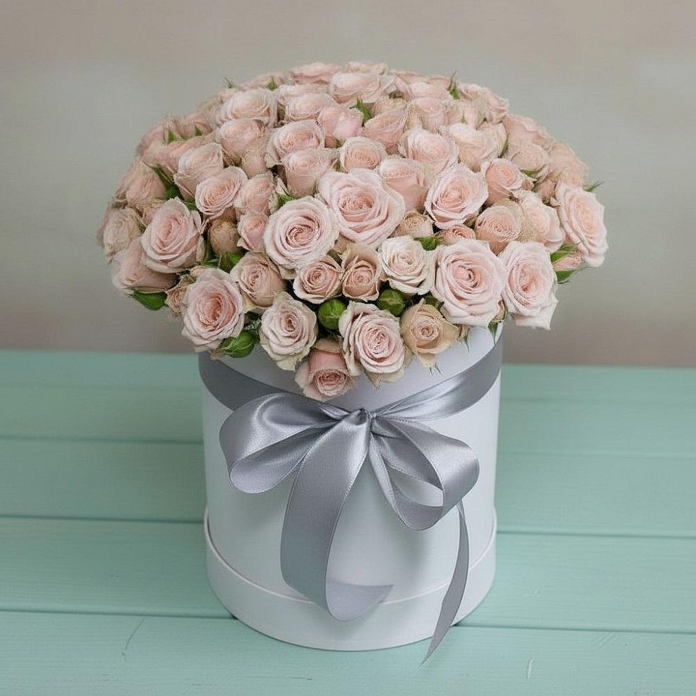 Цветочная композиция из Розы в шляпной коробке в Бердске